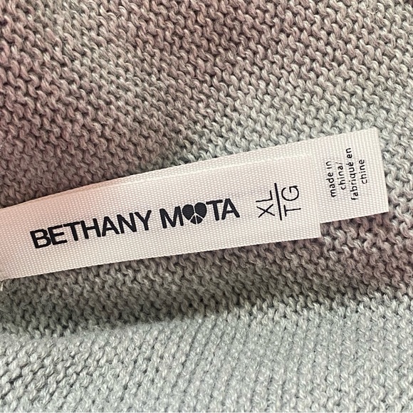 Bethany Mota Gray Sweater Top Sequin Red Front Center Bow. Sz XL - Picture 7 of 11